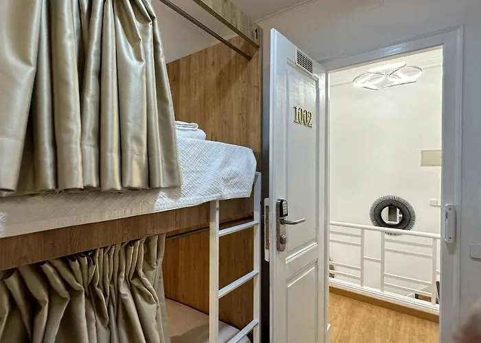 Auberge de jeunesse Da *