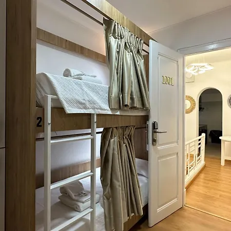 Da Hostal *